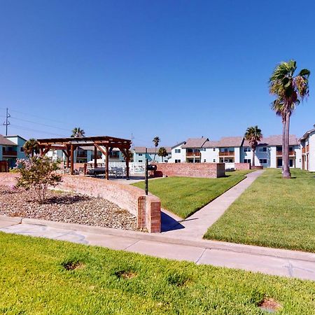 Ah-K239 Newly Remodeled Second Floor Condo With Bay View, Shared Pool Port Aransas Exterior photo