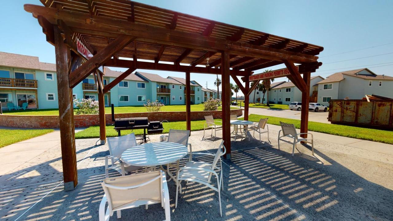 Ah-K239 Newly Remodeled Second Floor Condo With Bay View, Shared Pool Port Aransas Exterior photo