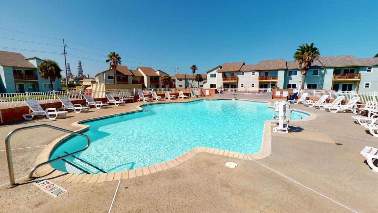 Ah-K239 Newly Remodeled Second Floor Condo With Bay View, Shared Pool Port Aransas Exterior photo